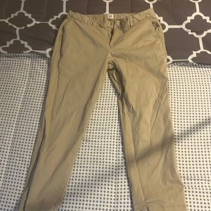Gap khaki capris